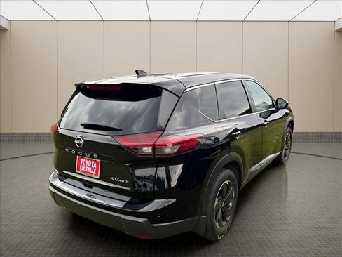 Used 2024 Nissan Rogue SV AWD/4WD image 15