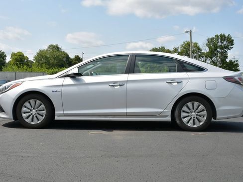 Used 2016 Hyundai Sonata SE FWD image 4