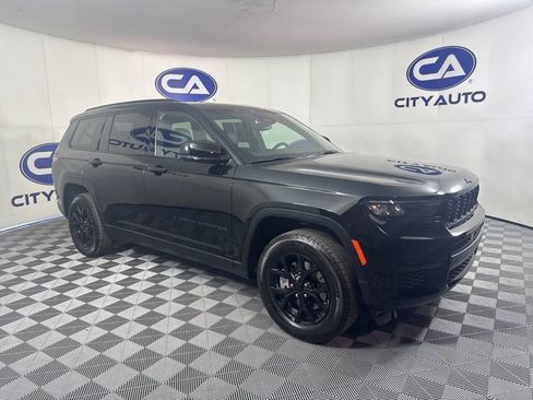 Used 2024 Jeep Grand Cherokee L Altitude image 1