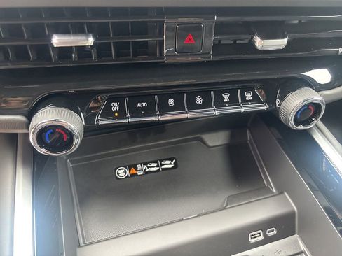 New 2026 Chevrolet Tahoe LT w/ Comfort Package AWD/4WD image 36