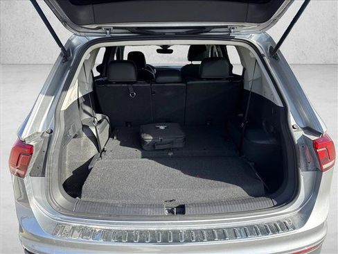 Used 2023 Volkswagen Tiguan SE FWD image 7