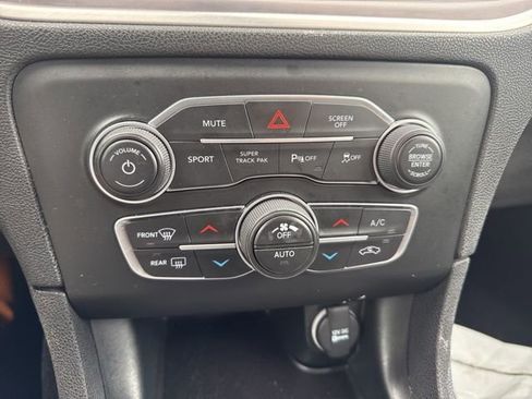 Used 2022 Dodge Charger SXT image 23