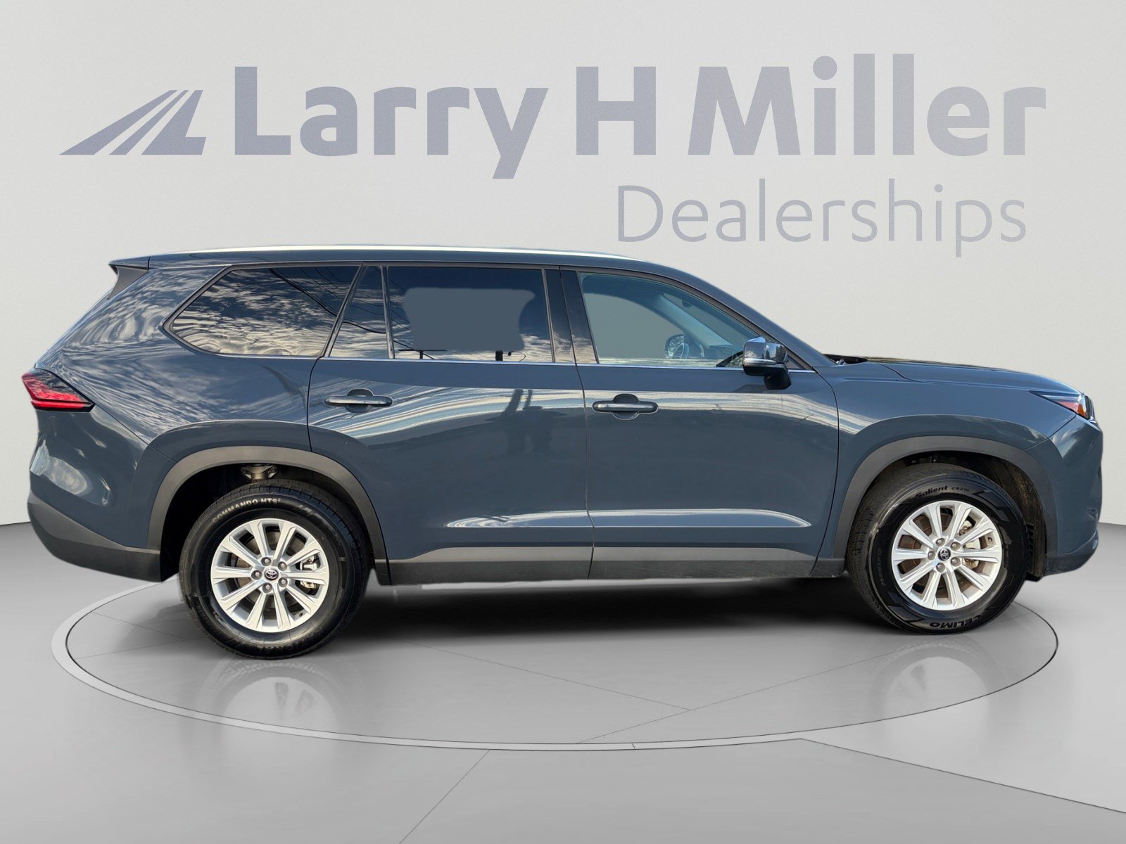Used 2025 Toyota Grand Highlander AWD image 6