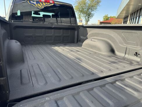 Used 2018 RAM 1500 Express AWD/4WD image 14