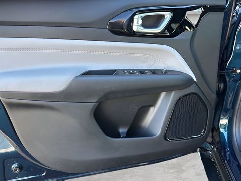 New 2026 Jeep Compass Limited image 25