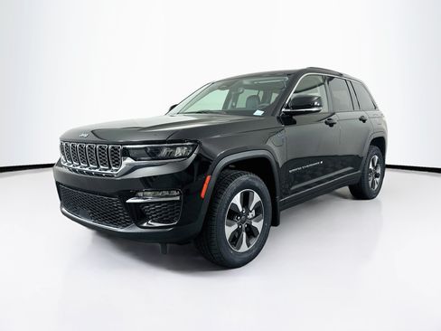 Used 2022 Jeep Grand Cherokee Limited 4xe w/ MOPAR Finishing Package AWD/4WD image 3