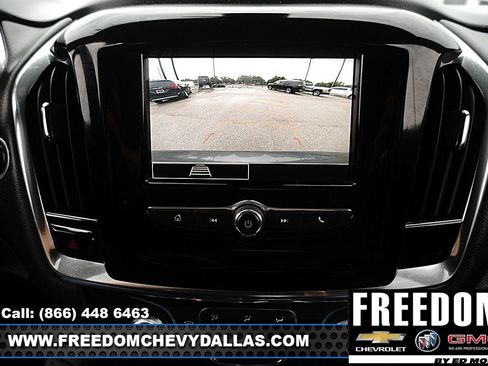Used 2023 Chevrolet Traverse LT FWD image 17