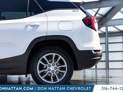 Used 2022 GMC Terrain SLT AWD/4WD image 32