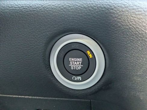 New 2026 Chrysler Pacifica Select image 30