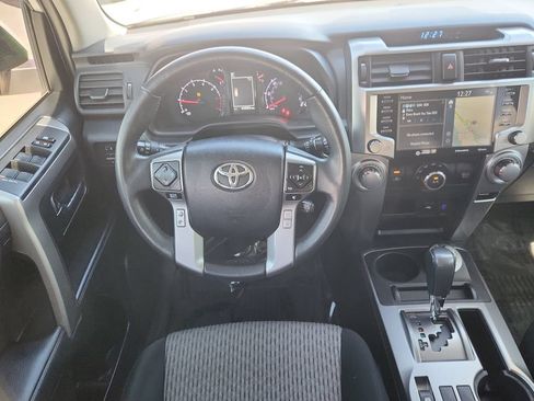 Used 2022 Toyota 4Runner SR5 AWD/4WD image 11