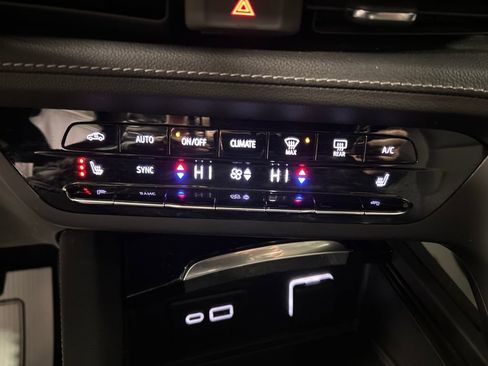 Used 2022 Buick Envision Preferred image 19