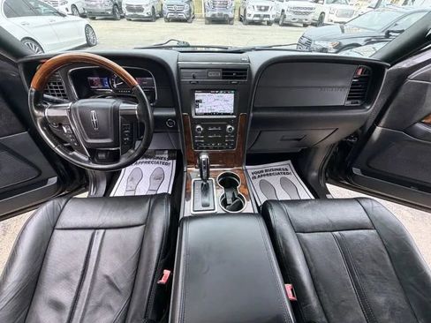 Used 2015 Lincoln Navigator 4WD image 42