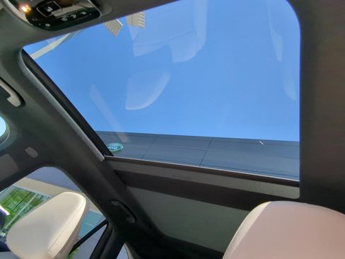 New 2025 Mercedes-Benz GLC 350e 4MATIC image 14