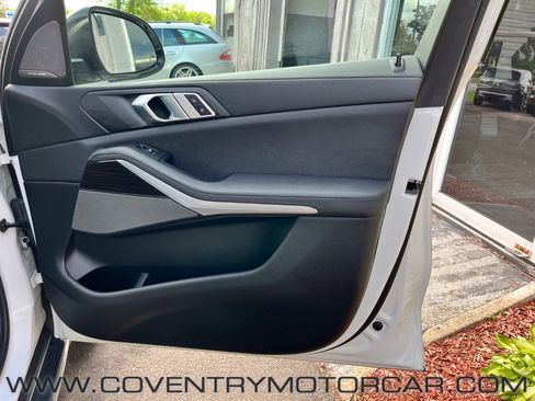 Used 2021 BMW X5 xDrive40i w/ Premium Package image 41