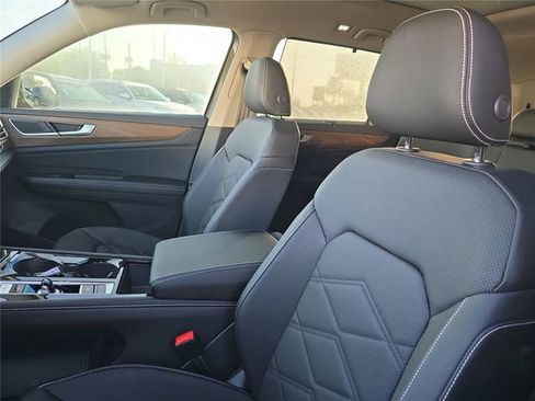New 2026 Volkswagen Atlas SE FWD image 15