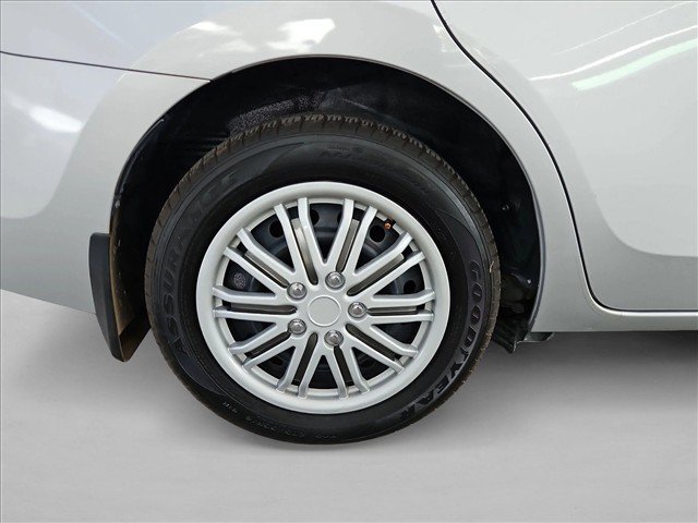 Used 2015 Toyota Corolla LE FWD image 19