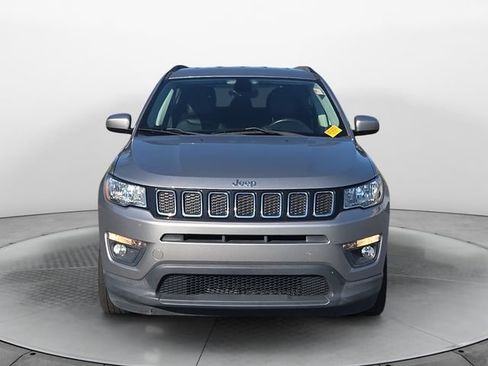 Used 2017 Jeep Compass Latitude w/ Popular Equipment Group FWD image 8