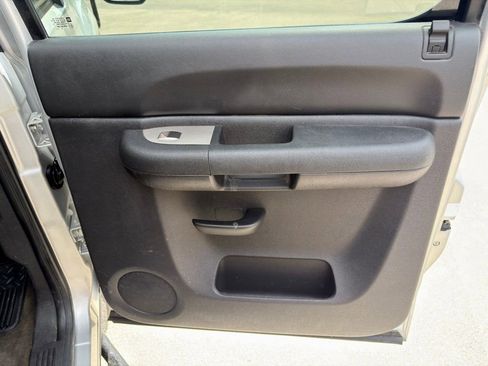 Used 2011 GMC Sierra 2500 SLE w/ SLE Preferred Package image 26