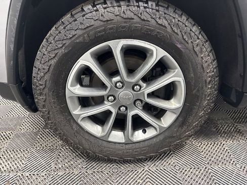 Used 2015 Jeep Grand Cherokee Limited image 10