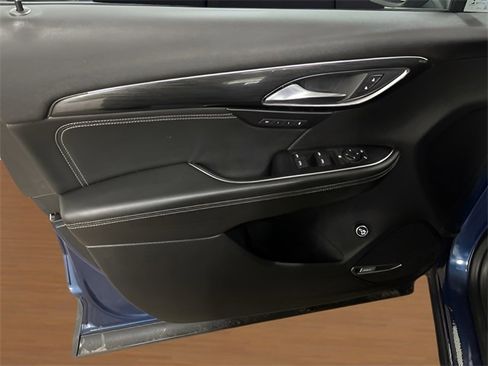 Used 2022 Buick Envision Essence w/ Technology Package I image 10