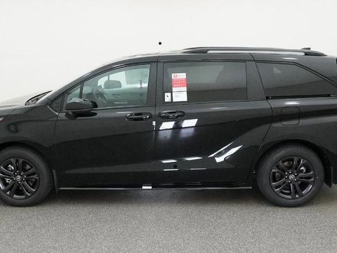 New 2026 Toyota Sienna XSE image 10