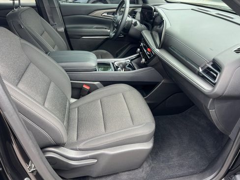 Used 2024 Chevrolet Traverse LT w/ Midnight/Sport Edition FWD image 14