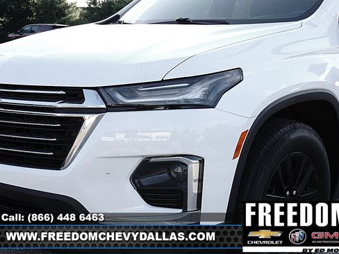 Used 2023 Chevrolet Traverse LT FWD image 7
