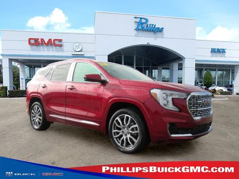 Used 2024 GMC Terrain Denali w/ Denali Premium Package AWD/4WD image 1