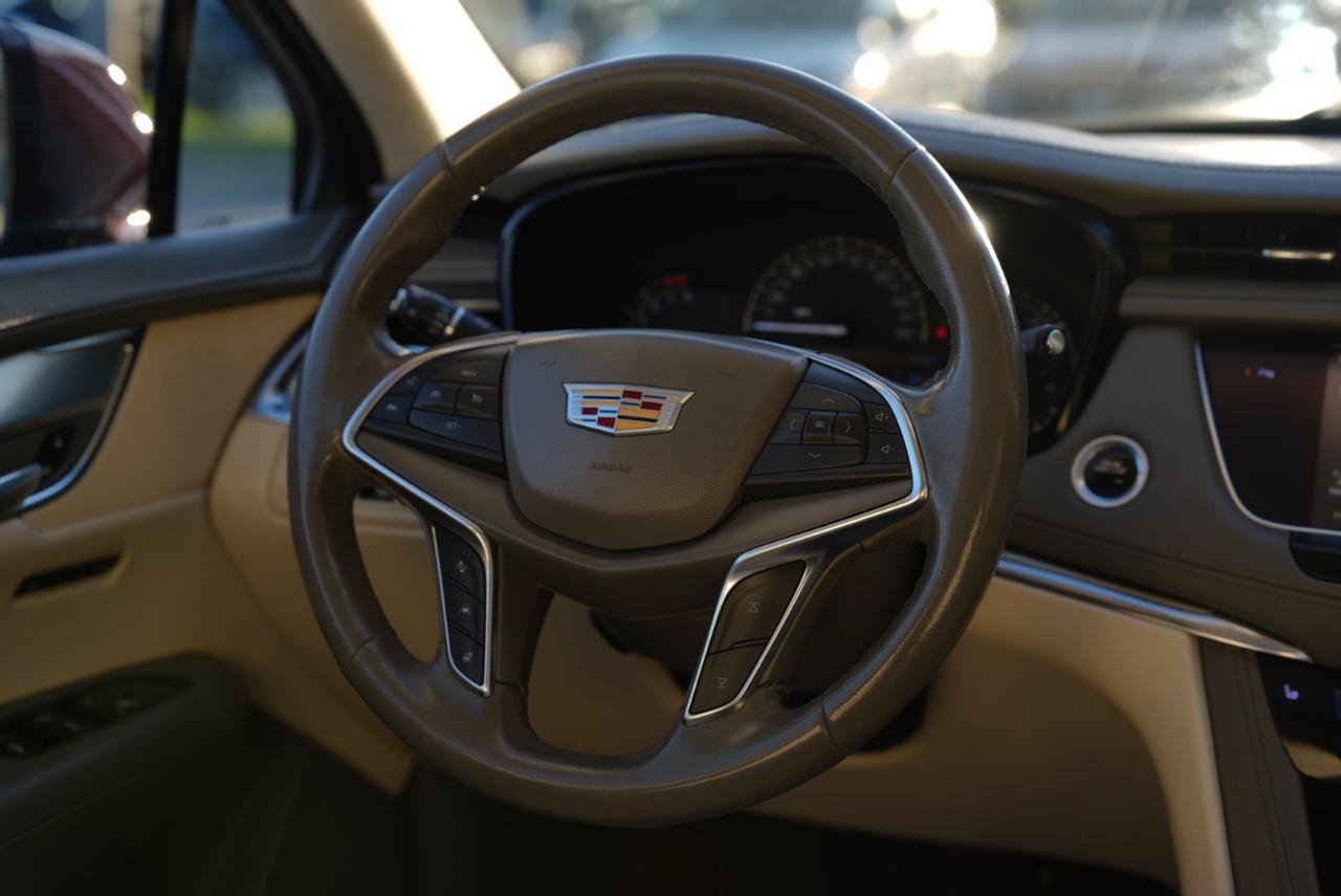 Used 2018 Cadillac XT5 Luxury w/ Driver Awareness Package FWD image 14