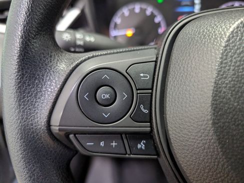 Used 2025 Toyota Corolla LE image 18