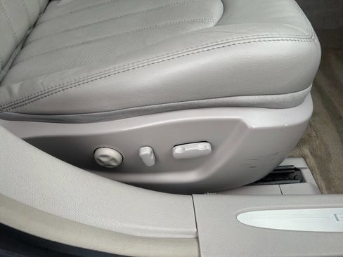 Used 2007 Buick Lucerne CXL image 34