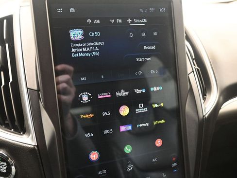 Used 2024 Ford Edge Titanium image 19