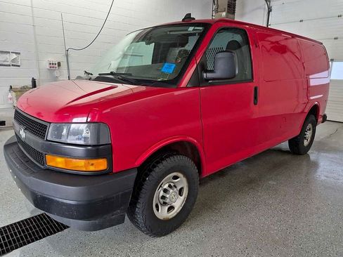 Used 2021 Chevrolet Express 2500 w/ Driver Convenience Package RWD image 5