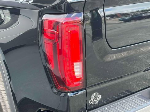 New 2025 GMC Sierra 1500 SLT w/ SLT Convenience Package image 10