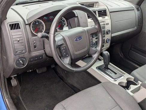 Used 2010 Ford Escape XLT image 11