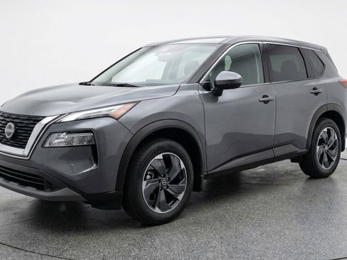 Used 2025 Nissan Rogue SV FWD image 3
