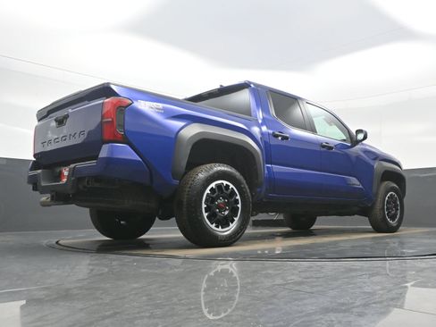 Used 2024 Toyota Tacoma TRD Off-Road image 32