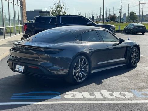 Used 2021 Porsche Taycan RWD image 9