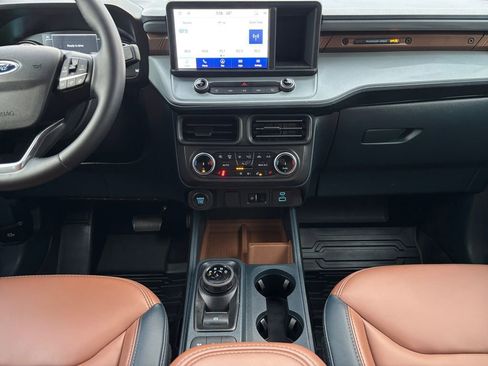 Used 2024 Ford Maverick Lariat image 12