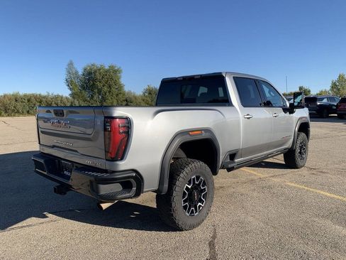 Used 2024 GMC Sierra 2500 AT4X image 5