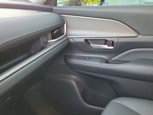 Certified 2025 Toyota Grand Highlander AWD image 33