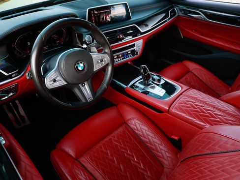 Used 2021 BMW 750i xDrive w/ Luxury Rear Seating Package image 6