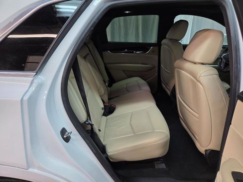 Used 2018 Cadillac XT5 Luxury w/ Driver Awareness Package AWD/4WD image 15
