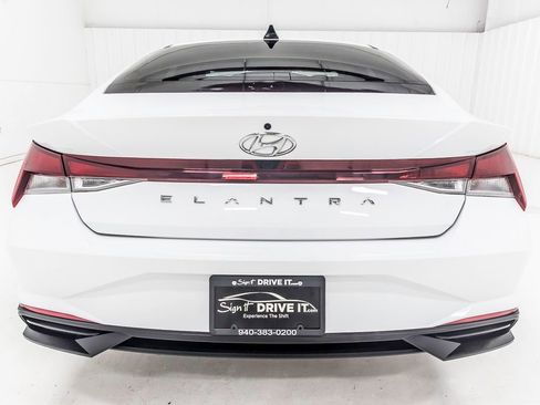 Used 2021 Hyundai Elantra SEL w/ Convenience Package image 6
