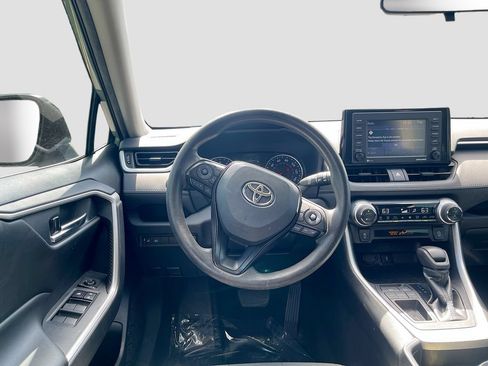Used 2021 Toyota RAV4 XLE w/ Convenience Package FWD image 22