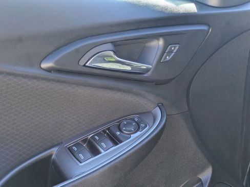 Used 2024 Chevrolet Malibu LT image 3