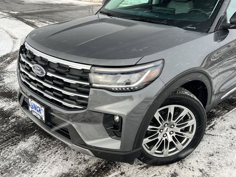 Used 2025 Ford Explorer Active w/ Active Comfort Package image 8