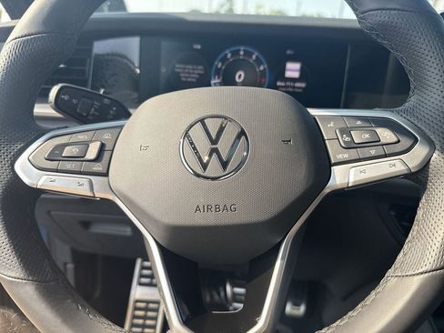 New 2025 Volkswagen Tiguan SE R-Line AWD/4WD image 18