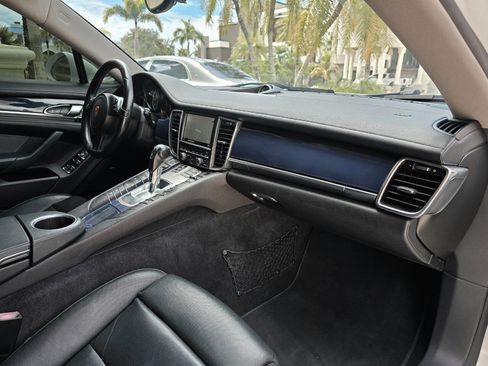 Used 2015 Porsche Panamera S w/ Premium Package image 91