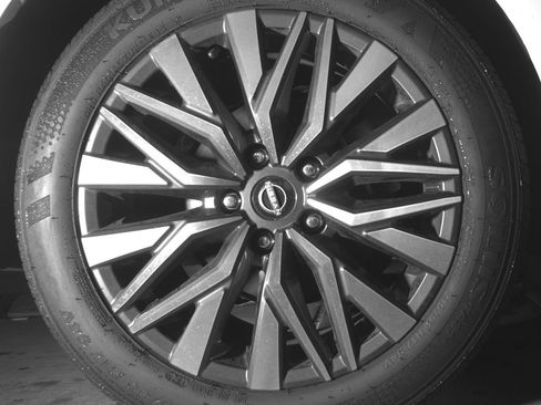 Used 2025 Nissan Altima 2.5 SV image 15